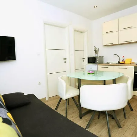 Dora Apartment Trogir