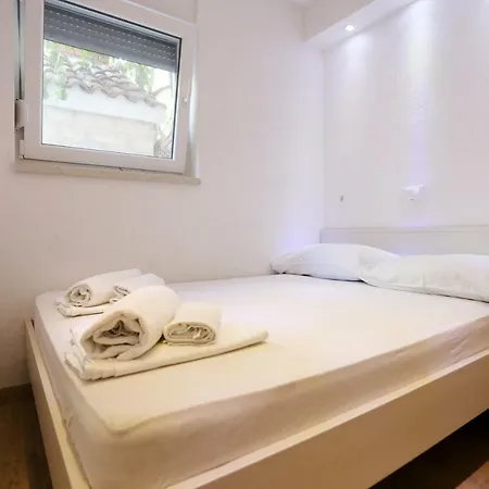 Dora Apartment
