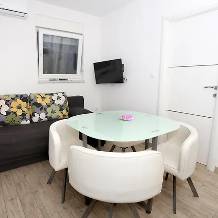 Apartment Dora Trogir